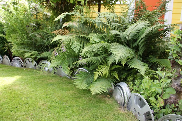 Creative Hubcap Garden Edging