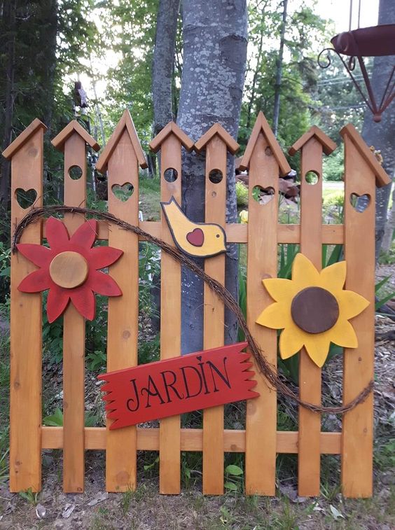 Decorative Garden Picket Fence Sign