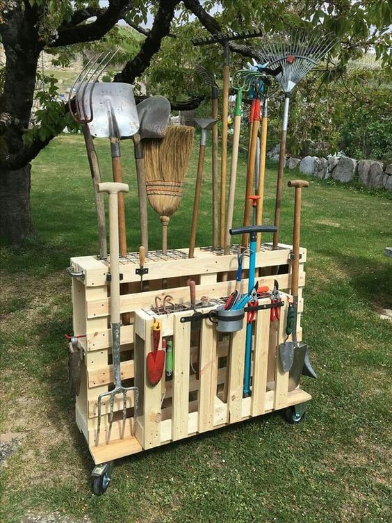 Mobile Garden Tool Organizer from Recycled Pallets