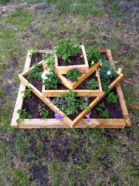 Multi-Level Pyramid Pallet Planter