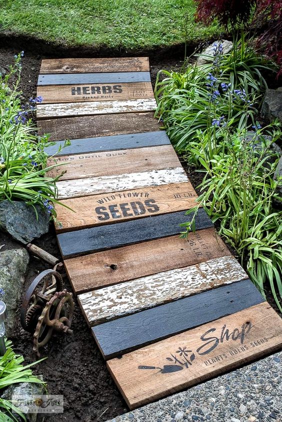 Rustic Pallet Board Walkway