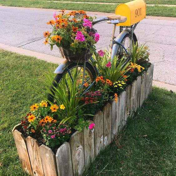 Vintage Bicycle Flower Planter with Pallet Border