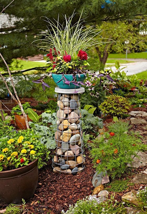 Wire and Stone Garden Pedestal