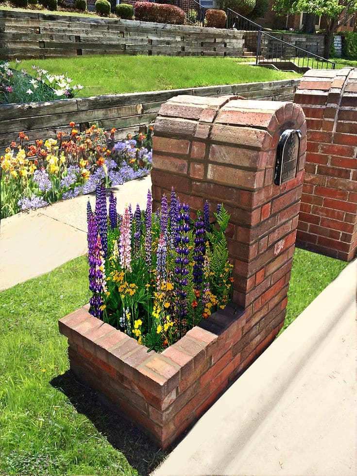 Brick-Built Beauty Mailbox