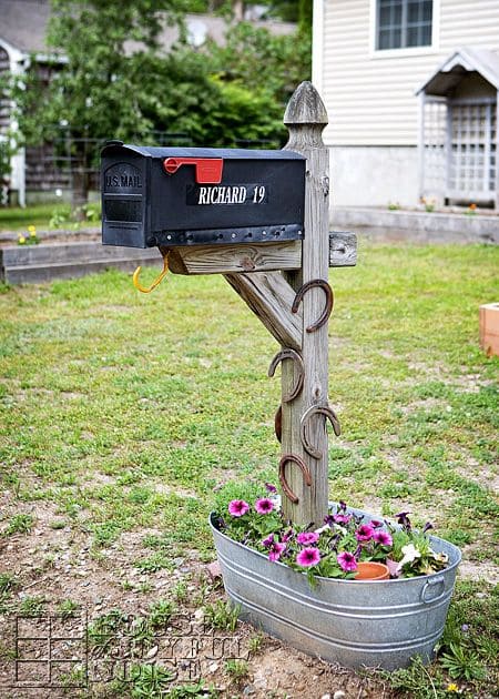 Charming Mailbox Garden Bed