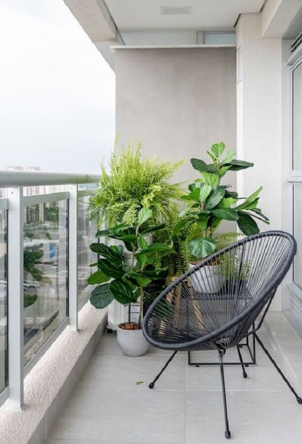 Minimalist Green Balcony Escape