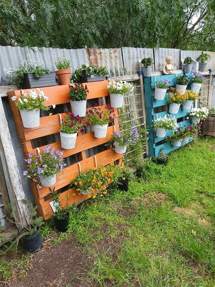 Pallet Planter Wall for Fence Decoration