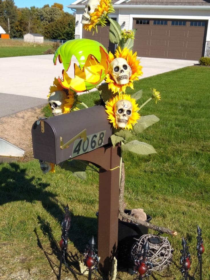 Spooky and Sunny Mailbox Showcase