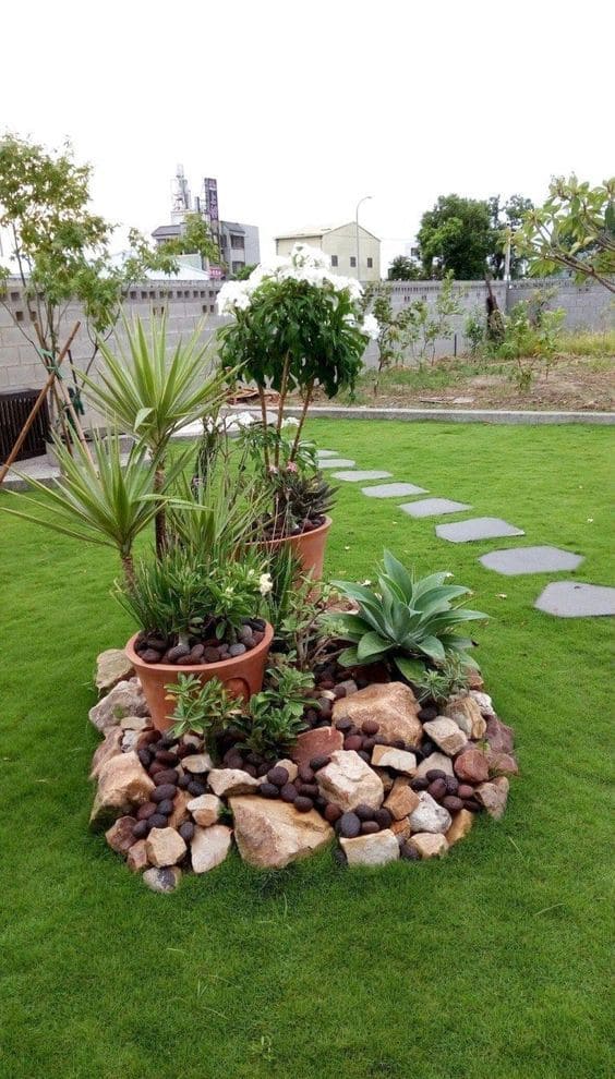 Terracotta Cluster with Rock Foundation