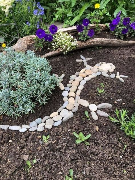 Creative Pebble Lizard Landscape Design