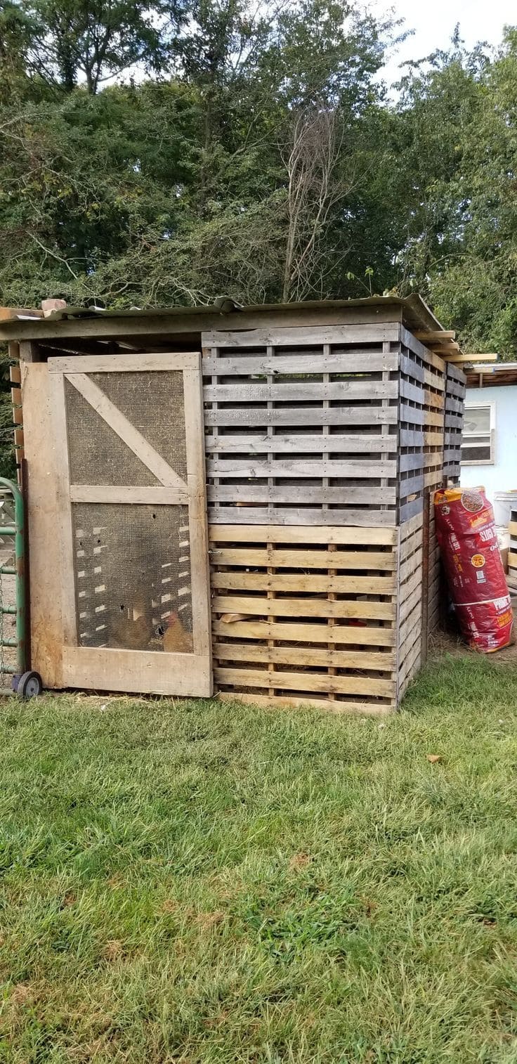 Eco-Friendly Wooden Pallet Chicken Coop