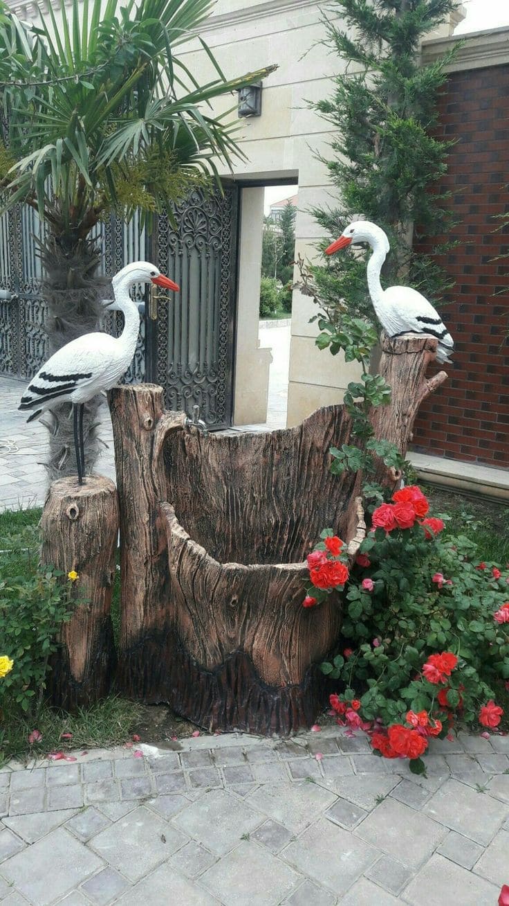 Elegant Stork-Inspired Garden Sculptures