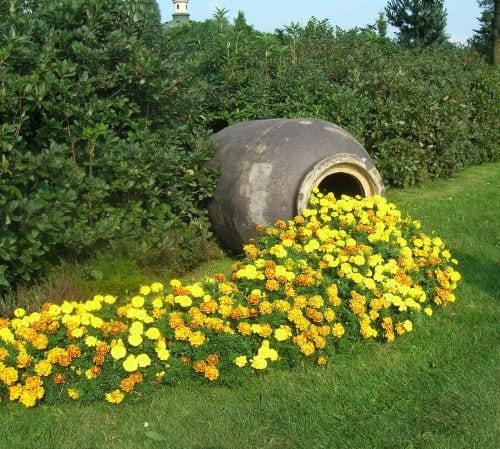 Golden Cascade Spilled Flower Pot Design