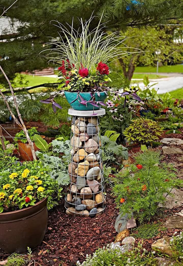 Elegant Gabion Planter Pedestal for Gardens