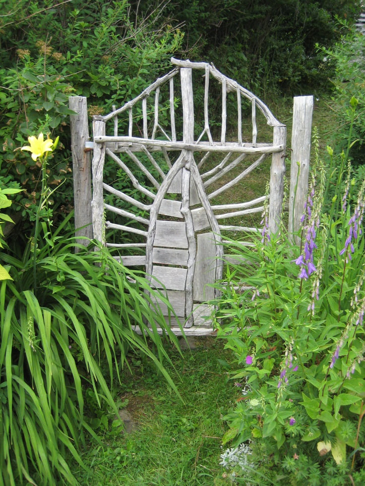 Rustic Driftwood-Inspired Garden Gate